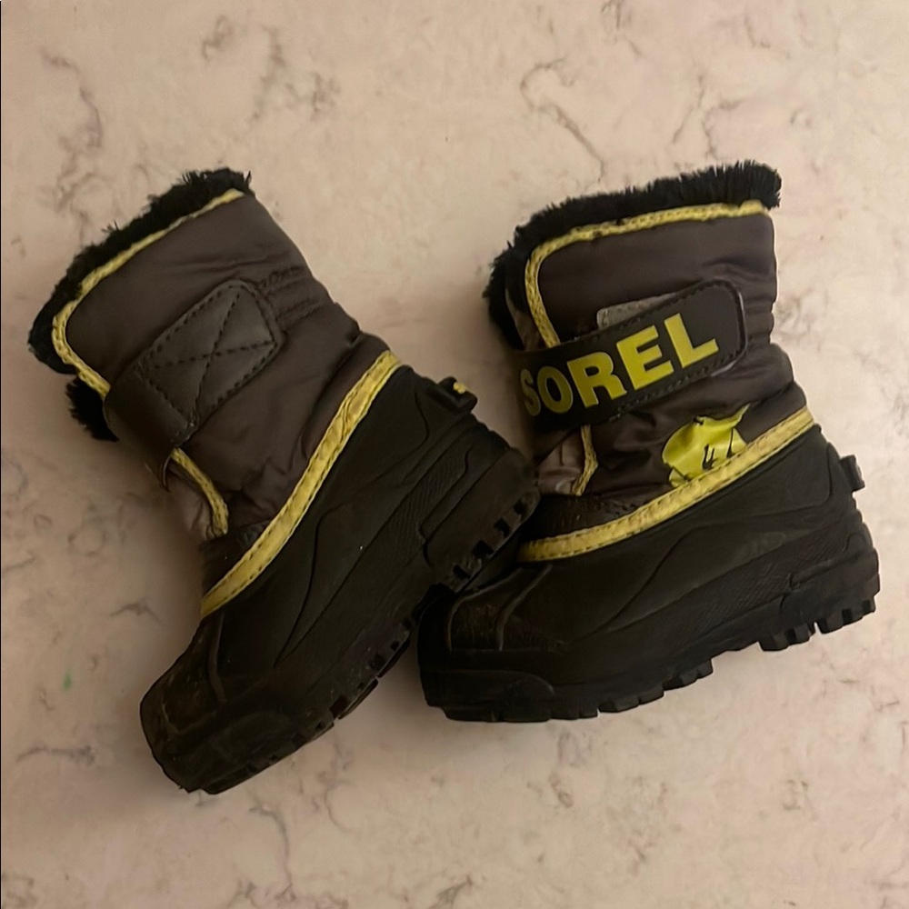 Sorel Kids' Black and lime green Snow Boots